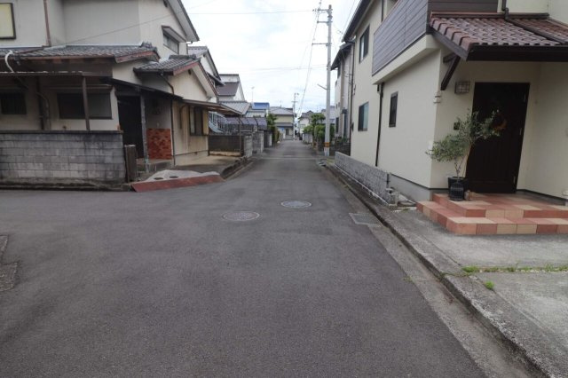 【前面道路含む現地写真】の画像