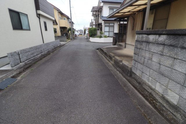 【前面道路含む現地写真】の画像