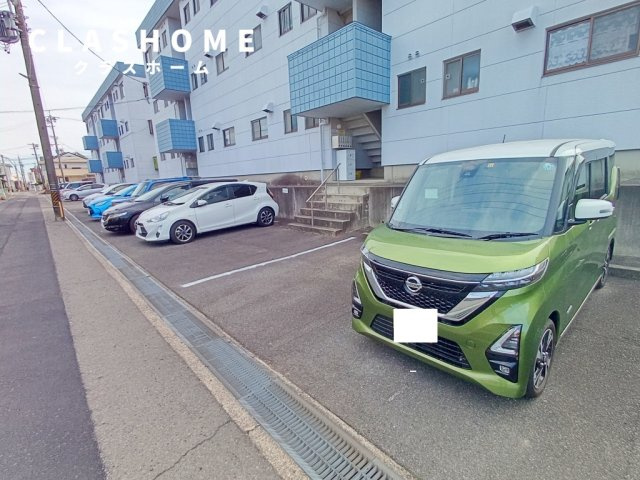 シェリール A棟　　　刈谷市近郊の賃貸はクラスホームの駐車場