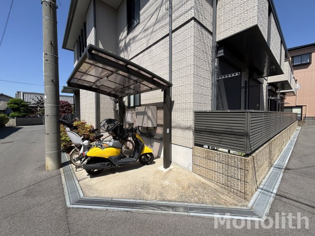 サンハイム北庄の駐車場