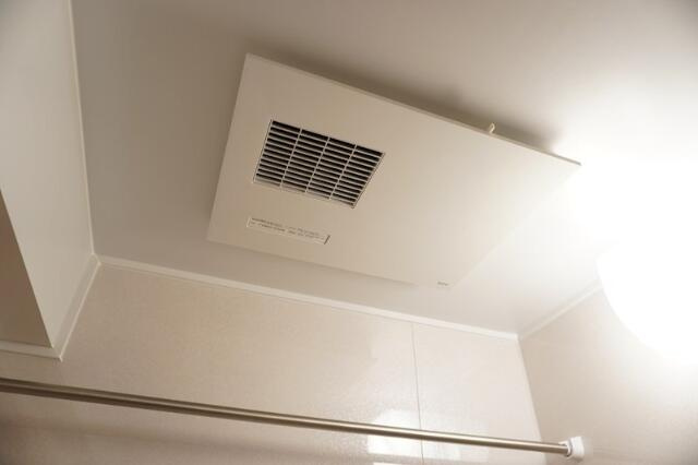ルーブル川崎上平間弐番館の設備|浴室乾燥機