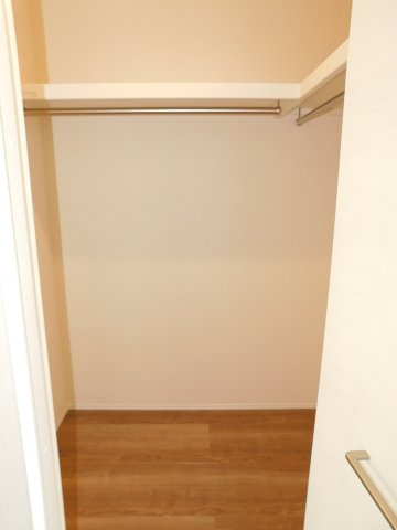 稲沢市矢合町面棒堀の新築一戸建の収納|◇ウォークインクローゼット◇　　家族の洋服や大きな荷物が片付く大容量収納♪