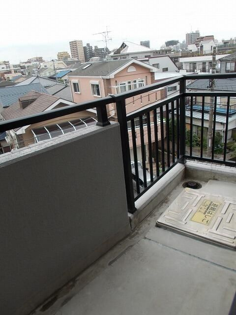 江戸川区北小岩２丁目の賃貸マンションのバルコニー
