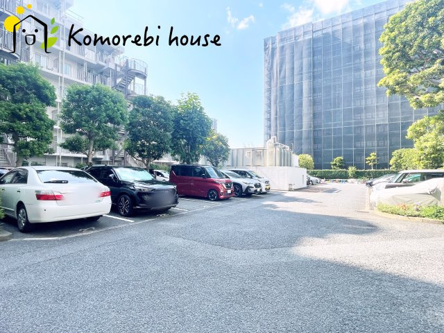 パーク上尾弐番館の駐車場|車をお持ちの方に嬉しい駐車場付きの物件です