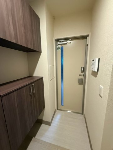 メゾンローズの玄関