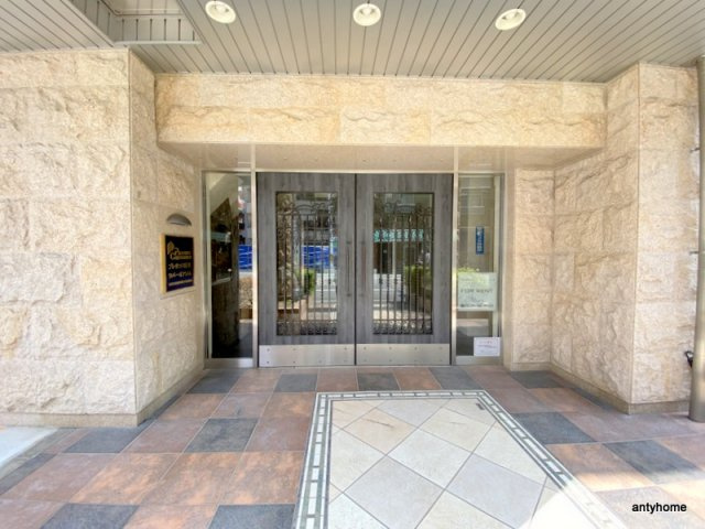 プレサンス難波リバーオアシス　仲介手数料無料のエントランス