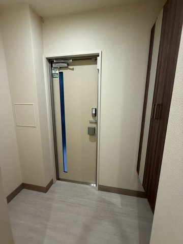 メゾンローズの玄関