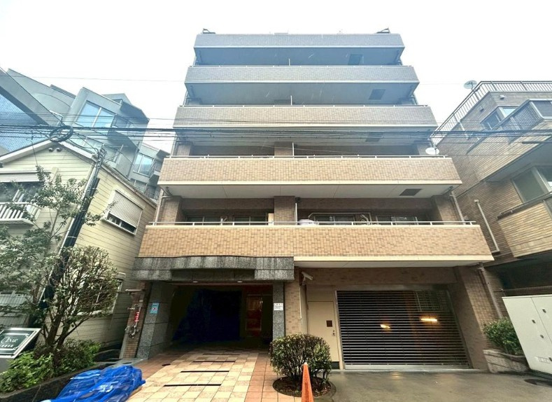 セザール第二池袋本町の外観|平成１５年築の新耐震基準マンション、セザール第二池袋本町は即日現地案内可能となっておりますので、お気軽にお問い合わせください！