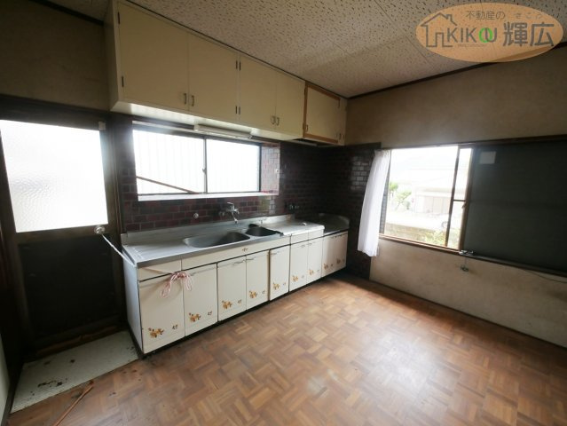 高砂市北浜町牛谷　中古戸建のキッチン