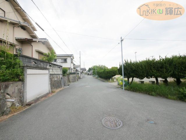 高砂市北浜町牛谷　中古戸建の前面道路含む現地写真