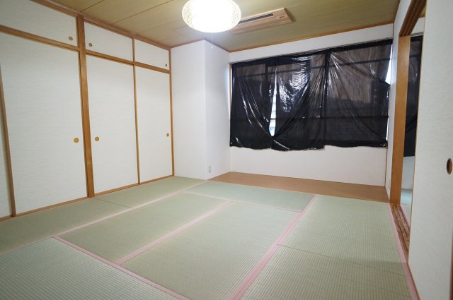 宝塚ビルの寝室