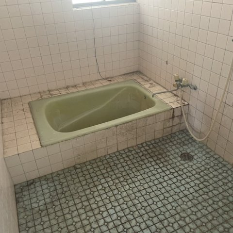 相浦町一戸建の浴室