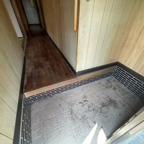 相浦町一戸建の玄関