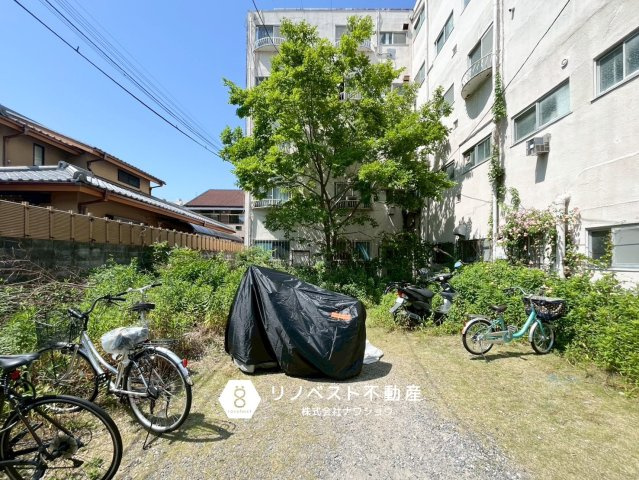八戸ノ里ハイツの駐輪場|【リノベスト不動産】リフォーム・リノベーションのご相談も承ります♪
