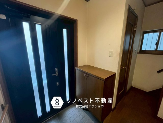 東大阪市六万寺町1丁目の玄関|【リノベスト不動産】弊社では売却のご相談も受付中！まずは一度ご相談ください♪
