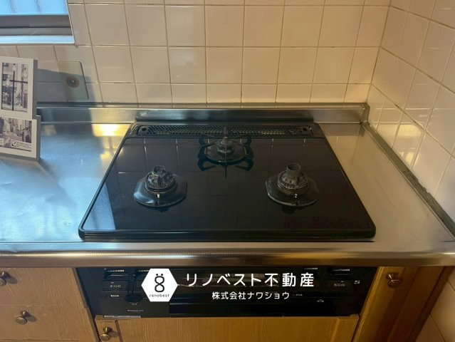 東大阪市六万寺町1丁目のキッチン|【リノベスト不動産】弊社は近鉄大阪線・奈良線『布施』駅から徒歩2分の場所にございます♪

