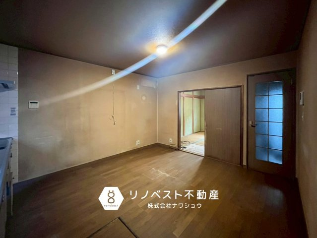 東大阪市六万寺町1丁目の居間・リビング|リフォームで隣の和室を繋げて間取り変更するのも良いですね♪
