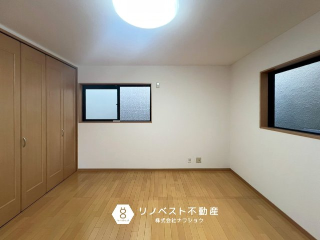 東大阪市金岡２丁目の洋室|大容量のクローゼットが2つございます。
用途によって使い分け可能です◎