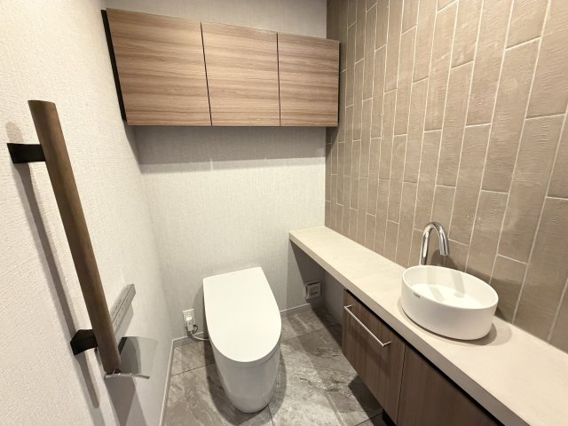 グランドメゾン福岡The Central Luxeのトイレ|シンプルで美しく、使い勝手にも優れたトイレ設計です。