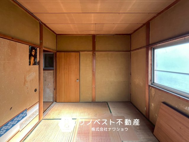 東大阪市近江堂1丁目店舗付住宅の和室|3階和室。
真ん中を襖で仕切ることも可能です◎