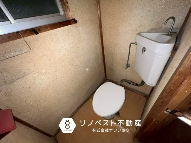 東大阪市近江堂1丁目店舗付住宅のバルコニー|屋根付きバルコニー。物干しスペースとしてもお使いいただけます◎