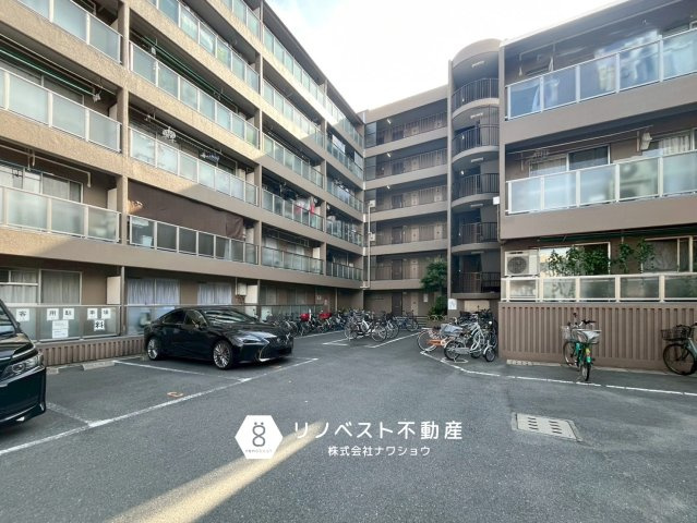 朝日プラザ小阪B棟の駐車場|【リノベスト不動産】テナント物件は東大阪市含む大阪府下でご紹介可能です◎
