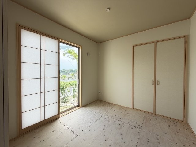 八重瀬町安里（全3棟）ラストC号棟の和室|C号棟　和室4.5帖＋収納付き♪