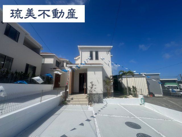 八重瀬町安里（全3棟）ラストC号棟の外観|C号棟　並列駐車3台可♪素敵な植栽付き♪