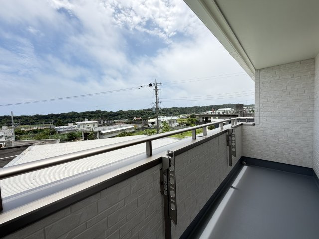 八重瀬町安里（全3棟）ラストC号棟のバルコニー|C号棟　インナーバルコニー♪