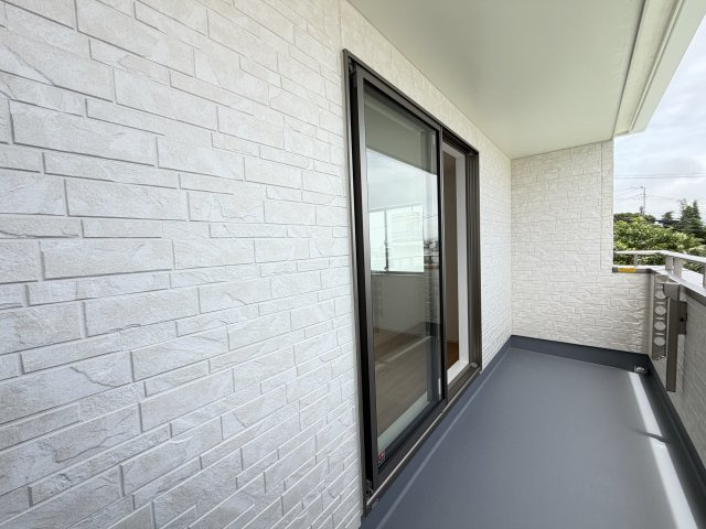 八重瀬町安里（全3棟）ラストC号棟のバルコニー|C号棟　インナーバルコニー♪