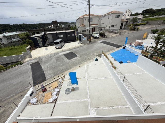 八重瀬町安里（全3棟）ラストC号棟の駐車場|C号棟　並列駐車3台可♪