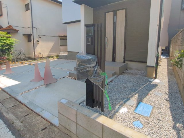 ふじみ野市鶴ケ舞１丁目の新築一戸建の玄関
