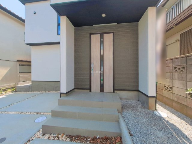 ふじみ野市鶴ケ舞１丁目の新築一戸建の玄関