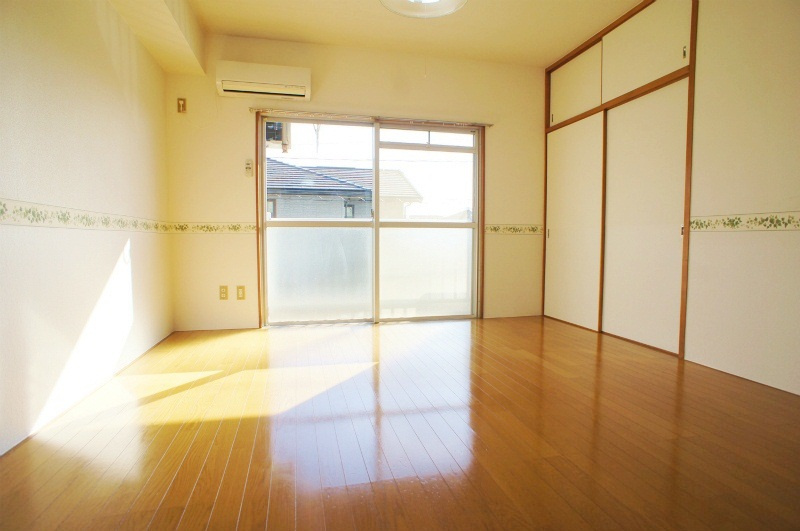 シャトレ東合川の居間・リビング|ゆったりとした居間です※別号室の写真になります