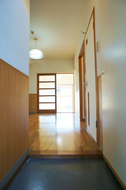 シャトレ東合川の玄関|収納もある玄関です※別号室の写真になります