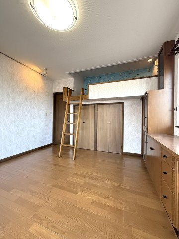 美しが丘3条2丁目の洋室