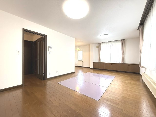 美しが丘3条2丁目の居間・リビング