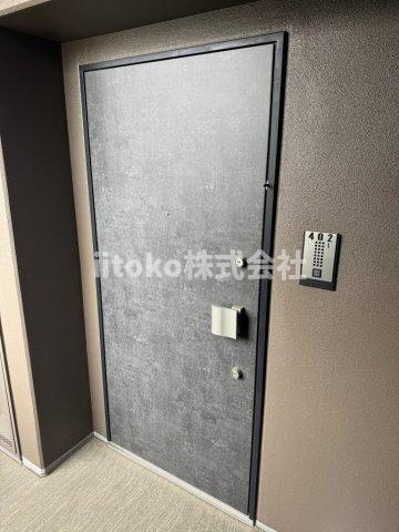 リテラス三ノ輪の玄関