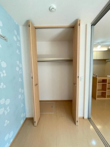 多摩市馬引沢１丁目のアパートの収納