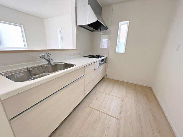 新築戸建・新築建売　郡山市久留米第14　柴宮小・第三中のキッチン|カウンター越しに会話が弾み、家族とのつながりを感じられる対面キッチンです！