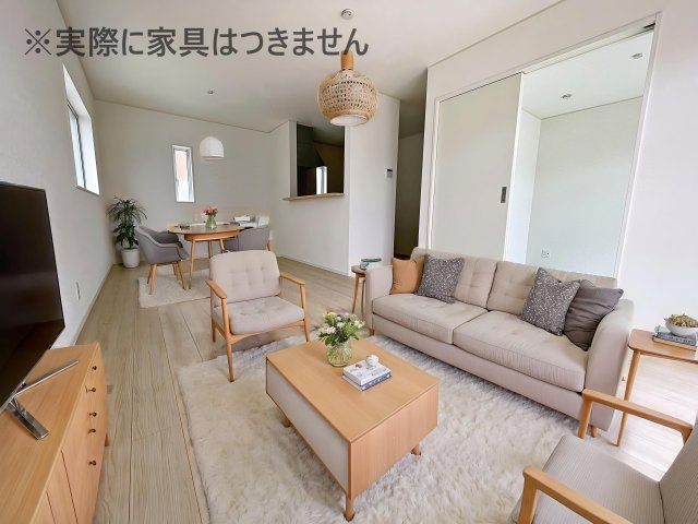 新築戸建・新築建売　郡山市久留米第14　柴宮小・第三中の居間・リビング|画像はバーチャルホームステージングの加工による演出で、実際の家具は付きません。