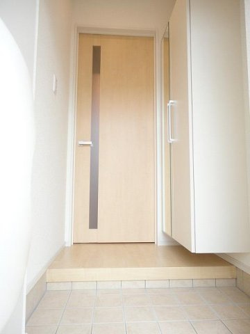 セレーノ　Ⅱ番館の玄関