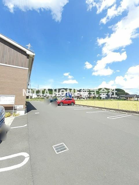 プロムナードの駐車場|敷地内に駐車場2台分の確保があります☆