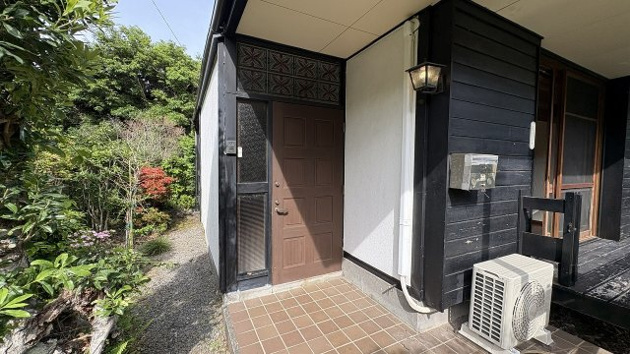 【玄関】 | 殖産浮山温泉郷　戸建