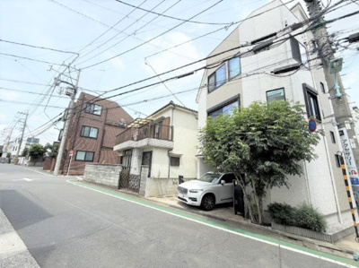 【前面道路含む現地写真】 | ■祐天寺駅６分■令和２年築■東南角地■賃貸併用■４ＬＤＫ■ルーフバルコニー■住友不動産の注文建築 | 特別キャンペーン中！
詳細は「諸費用」欄をご確認下さい！
■祐天寺駅６分
■令和２年築
■東南角地
■賃貸併用（１Ｒ×２）
■４ＬＤＫ
■広々ルーフバルコニー
■住友不動産の注文建築
