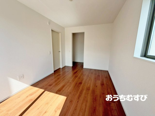 小牧市東田中2期(全9棟)の洋室