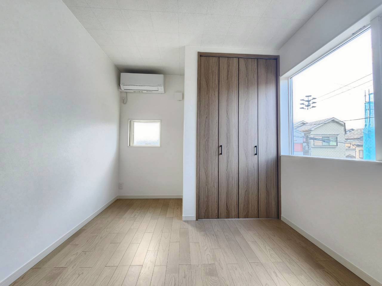 長岡京市今里2丁目の洋室|洋室約5.8帖
クローゼット完備の子ども部屋などに適したお部屋です。