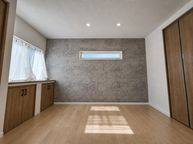 長岡京市今里2丁目の居間・リビング|アクセントクロスがお洒落なLDK！
理想のインテリアで自由にお楽しみいただけます。