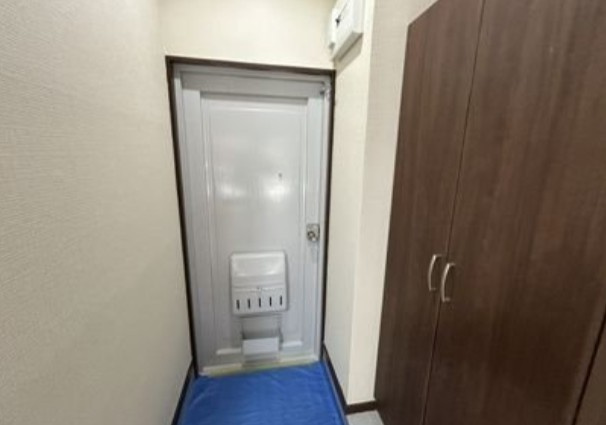 さいたま市桜区大字下大久保の賃貸マンションの玄関