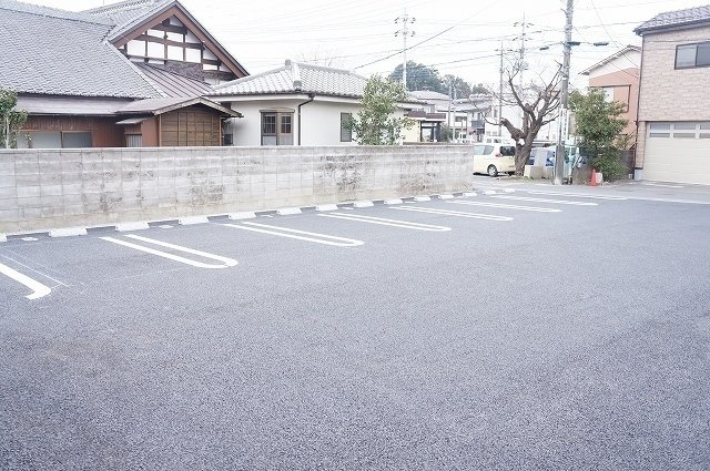 グラシオッソ　デーアの駐車場